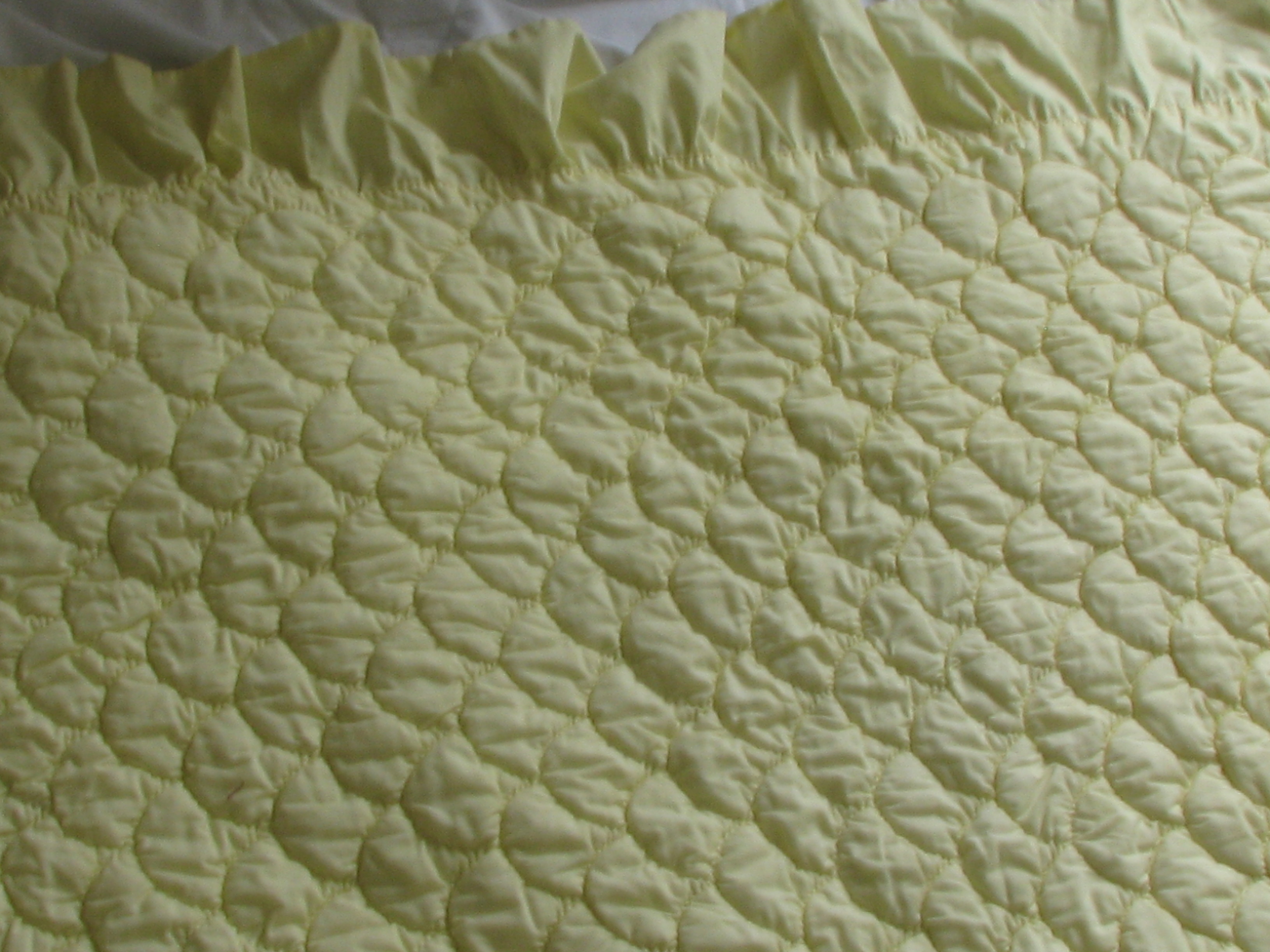 whole cloth with scallop pattern hand quilting